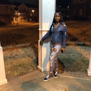 Meet your Posher, Maya